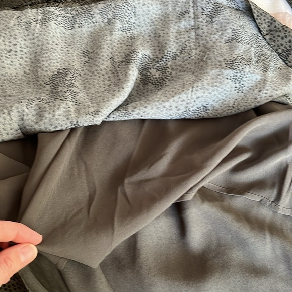 Rails Jasmine Long Sleeve
Snake Print Mini  Dress Olive Pebble Size Medium. - Picture 10 of 16